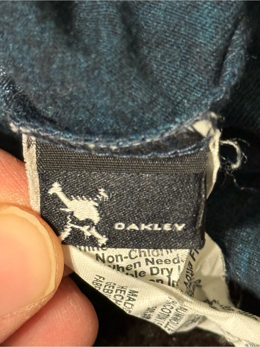 Oakley Men’s Short-Sleeve Graphic Tee in Charcoal with Yellow & Blue Print - Picture 4 of 5